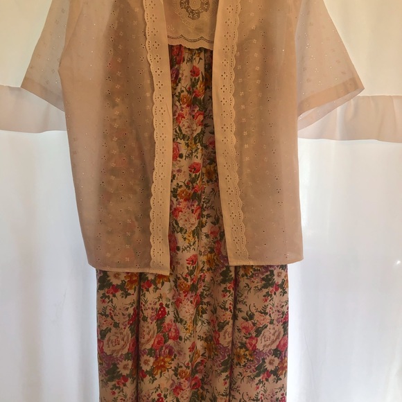 Eyelet short jacket - Picture 4 of 4